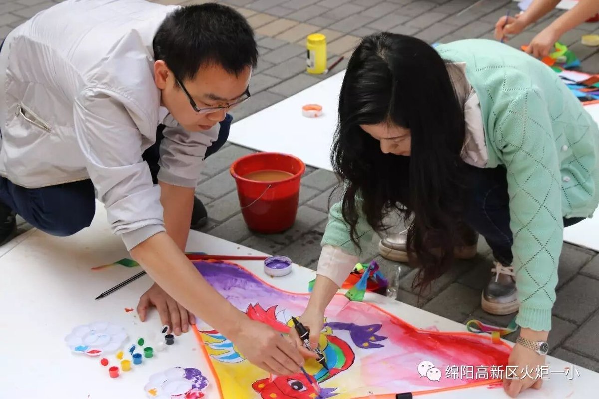 【火一动态】火炬一小及月社绘风筝、放风筝活动