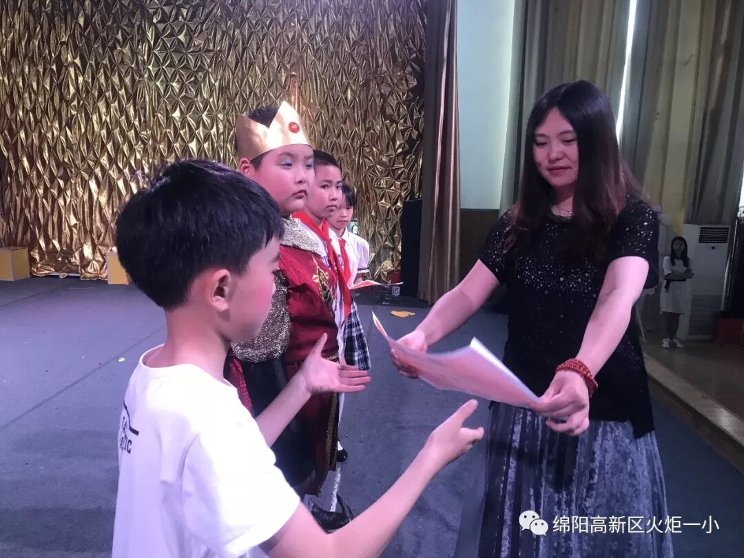 undefined 【火一读书节】让阅读插上戏剧的翅膀 ——第五届读书节之戏剧展演