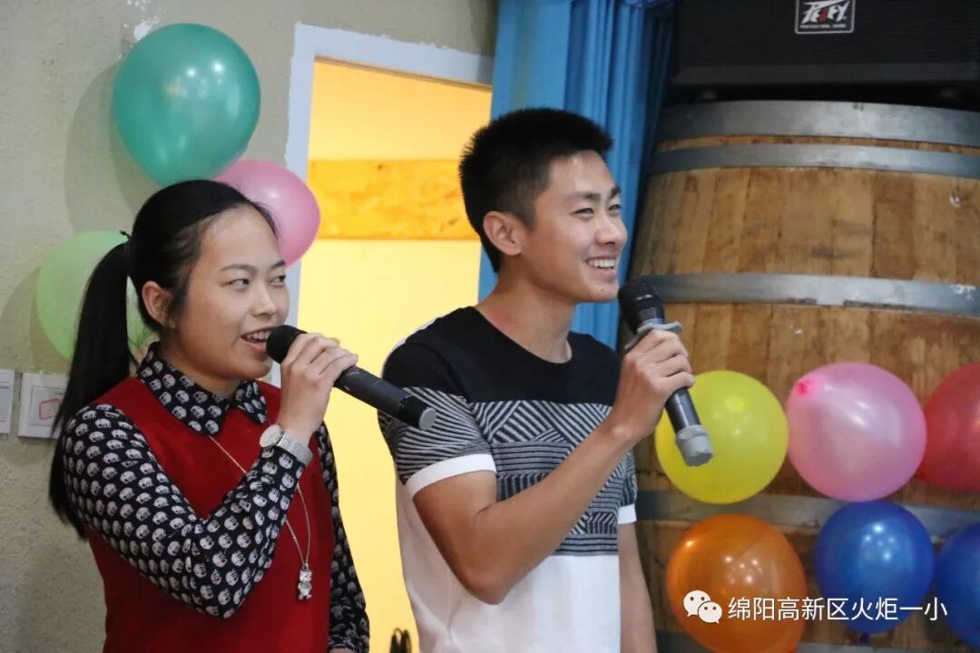 【火一动态】 肆意青春 我们在路上---火炬一小及月社2周年庆典