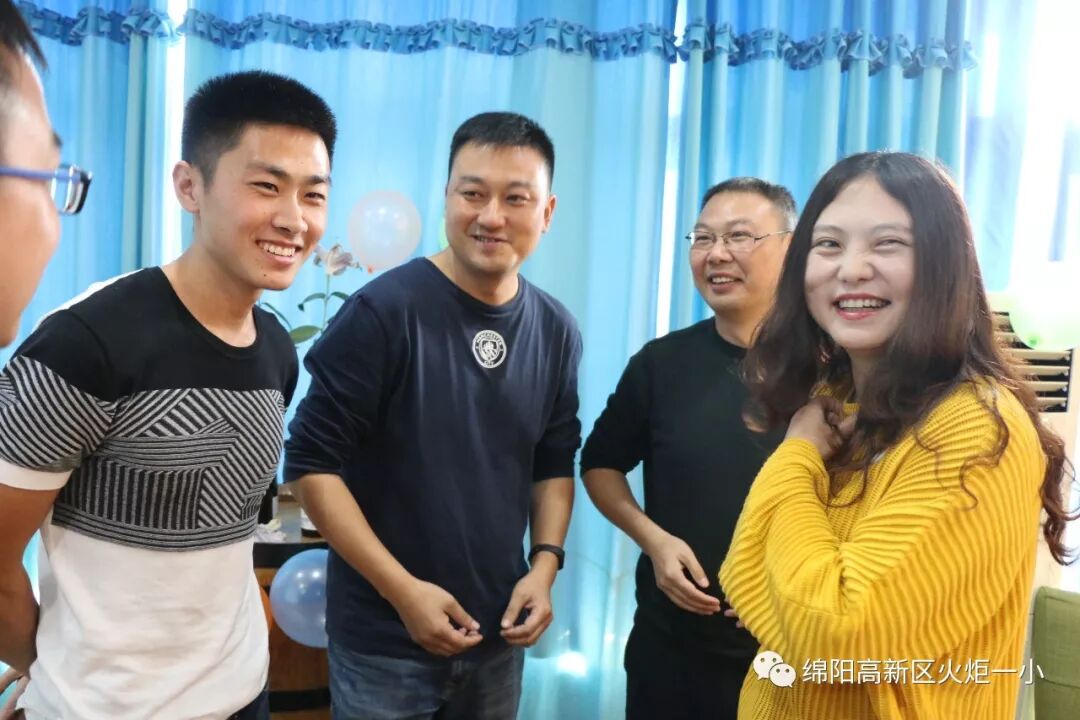 【火一动态】 肆意青春 我们在路上---火炬一小及月社2周年庆典