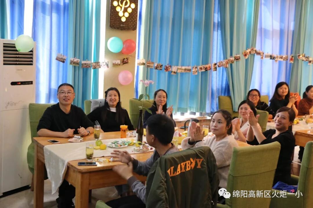 【火一动态】 肆意青春 我们在路上---火炬一小及月社2周年庆典