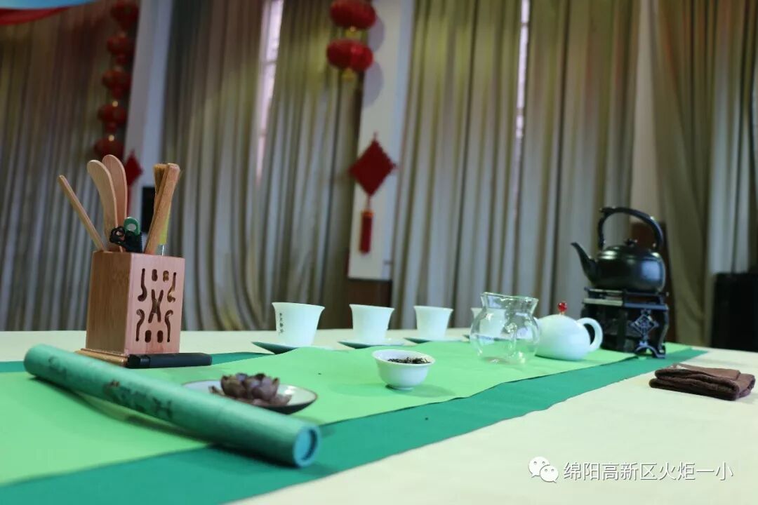 【火一动态】品⼀缕茶香,悟幸福味道——火炬一小“三.八”节教师生活课程