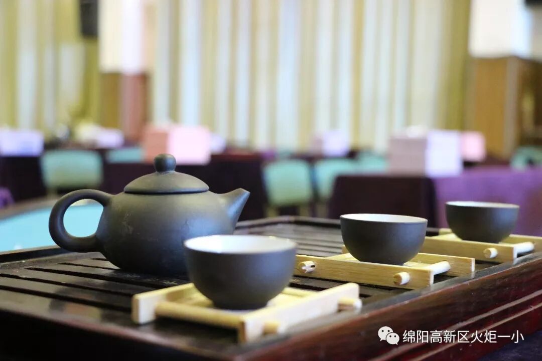 【火一动态】品⼀缕茶香,悟幸福味道——火炬一小“三.八”节教师生活课程
