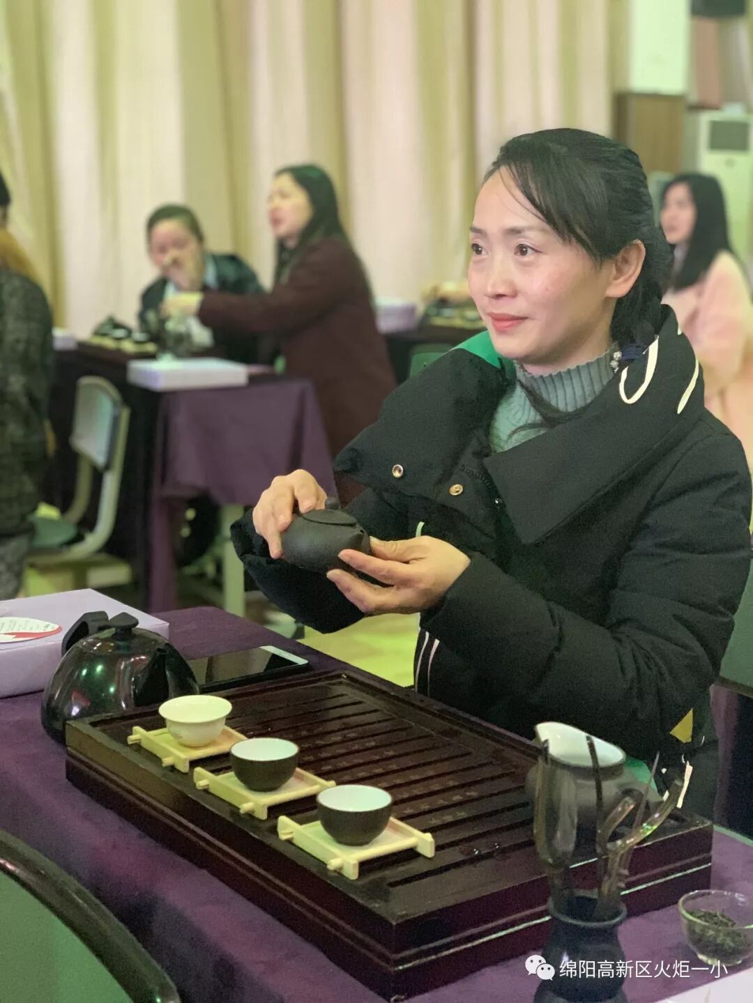 【火一动态】品⼀缕茶香,悟幸福味道——火炬一小“三.八”节教师生活课程