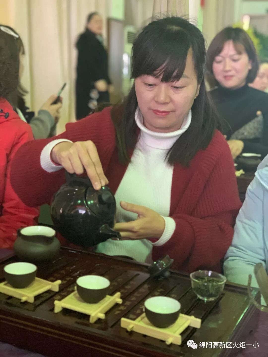 【火一动态】品⼀缕茶香,悟幸福味道——火炬一小“三.八”节教师生活课程