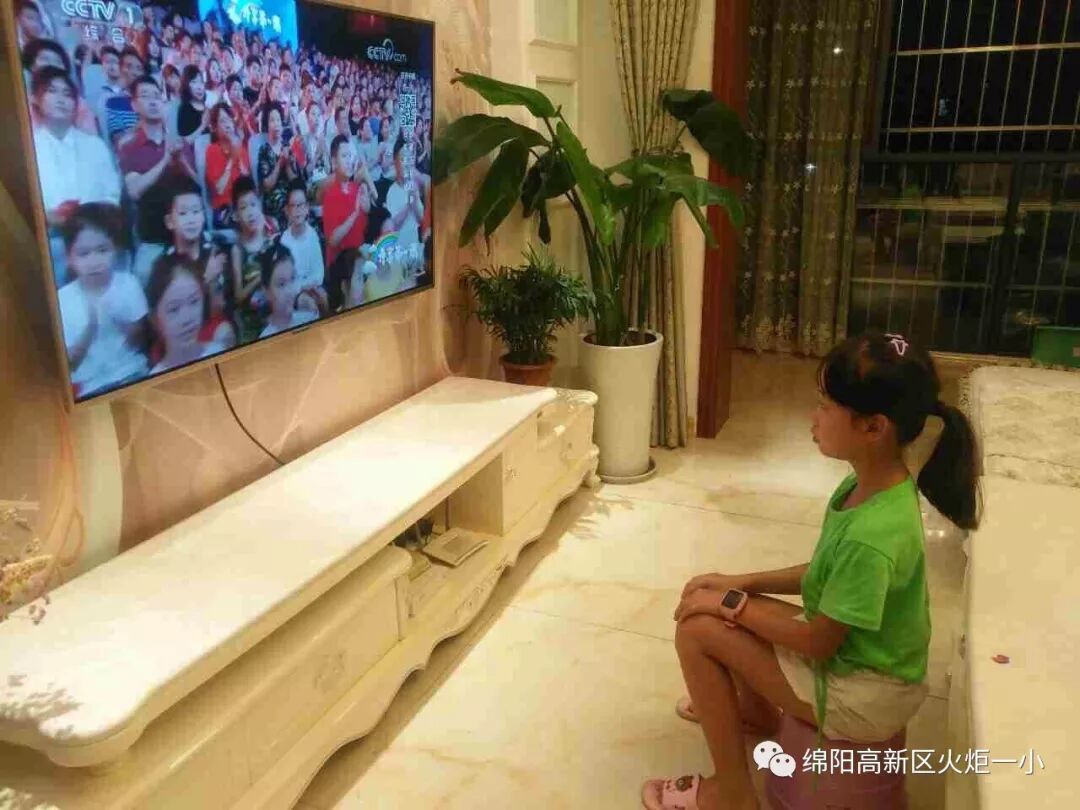 【国庆特辑】拳拳爱国心，浓浓教育情——火炬一小庆祝新中国成立七十周年系列活动
