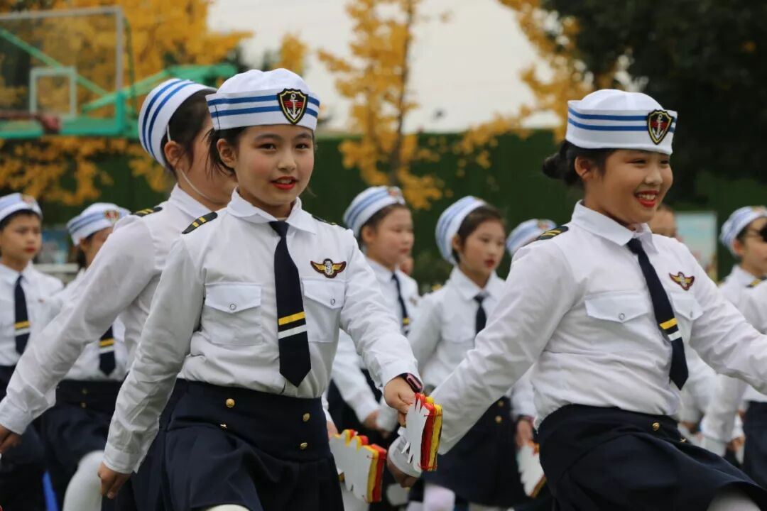 【体育节开幕式】三军兵娃亮风姿,运动赛场展竞技 ——火炬一小第七届体育节开幕式超燃来袭