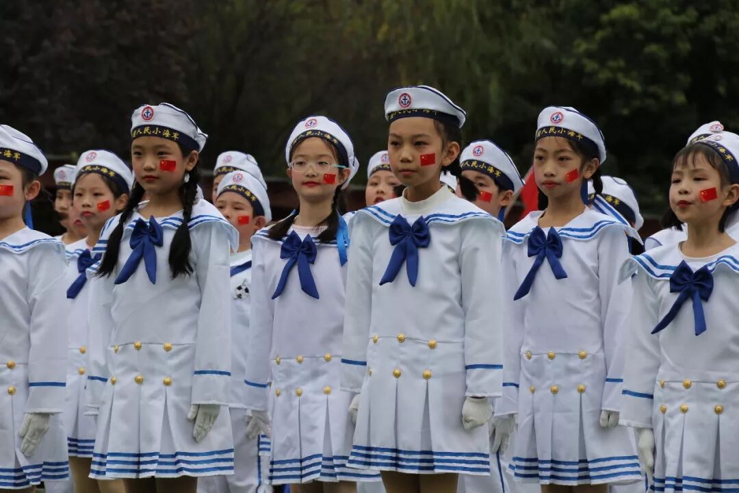 【体育节开幕式】三军兵娃亮风姿,运动赛场展竞技 ——火炬一小第七届体育节开幕式超燃来袭