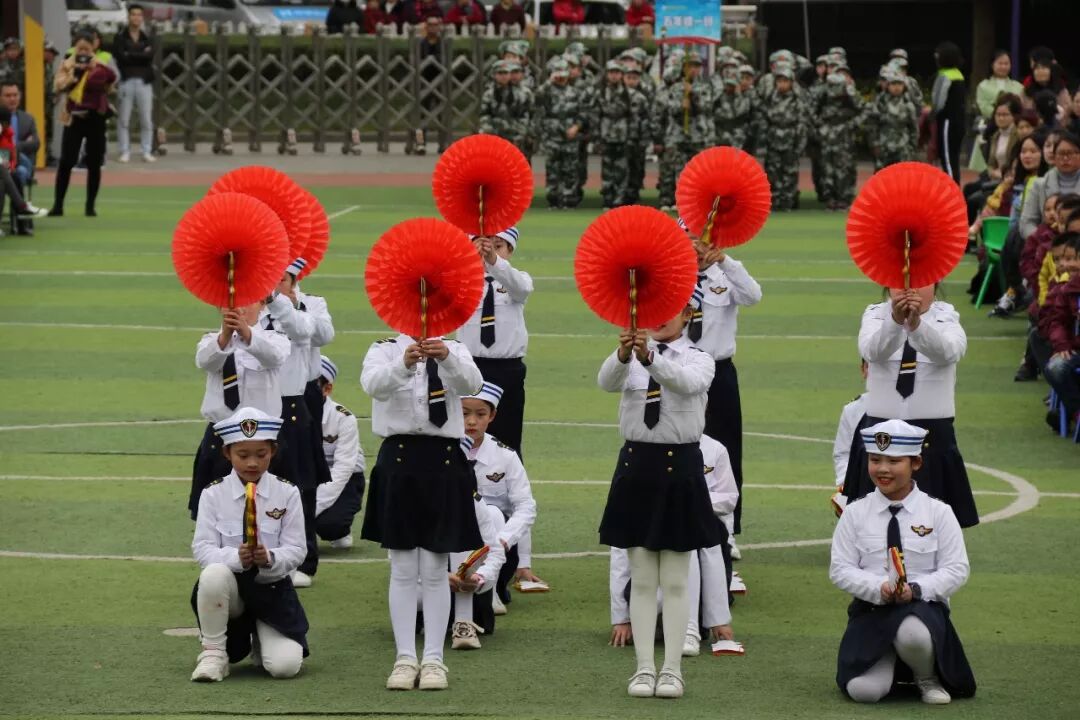 【体育节开幕式】三军兵娃亮风姿,运动赛场展竞技 ——火炬一小第七届体育节开幕式超燃来袭