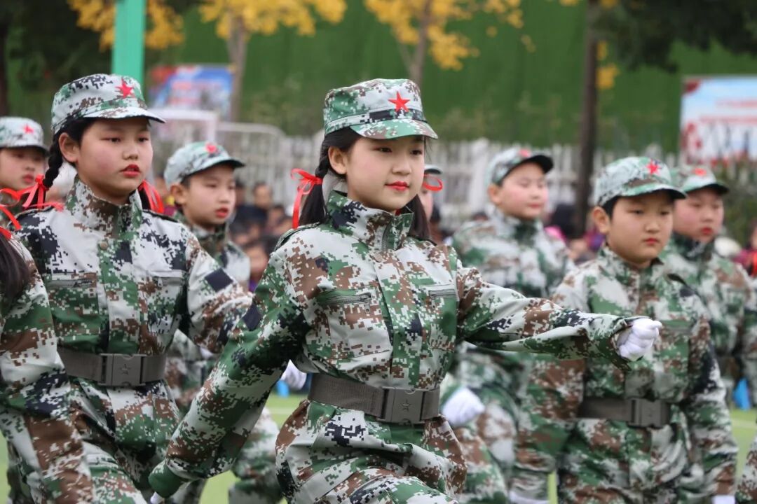 【体育节开幕式】三军兵娃亮风姿,运动赛场展竞技 ——火炬一小第七届体育节开幕式超燃来袭