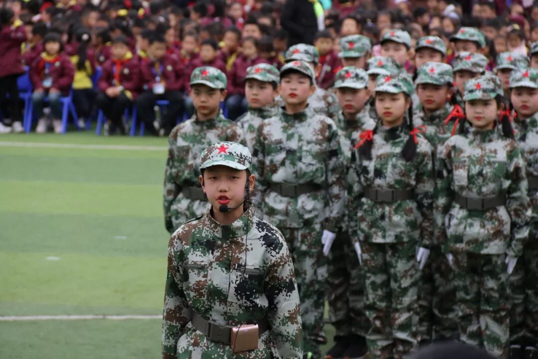 【体育节开幕式】三军兵娃亮风姿,运动赛场展竞技 ——火炬一小第七届体育节开幕式超燃来袭