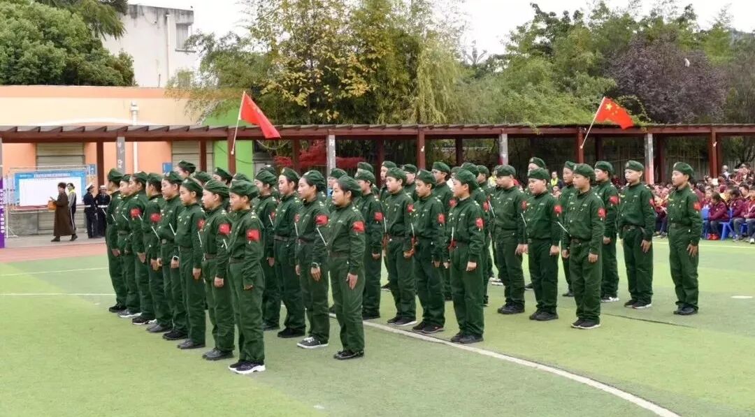 【体育节开幕式】三军兵娃亮风姿,运动赛场展竞技 ——火炬一小第七届体育节开幕式超燃来袭