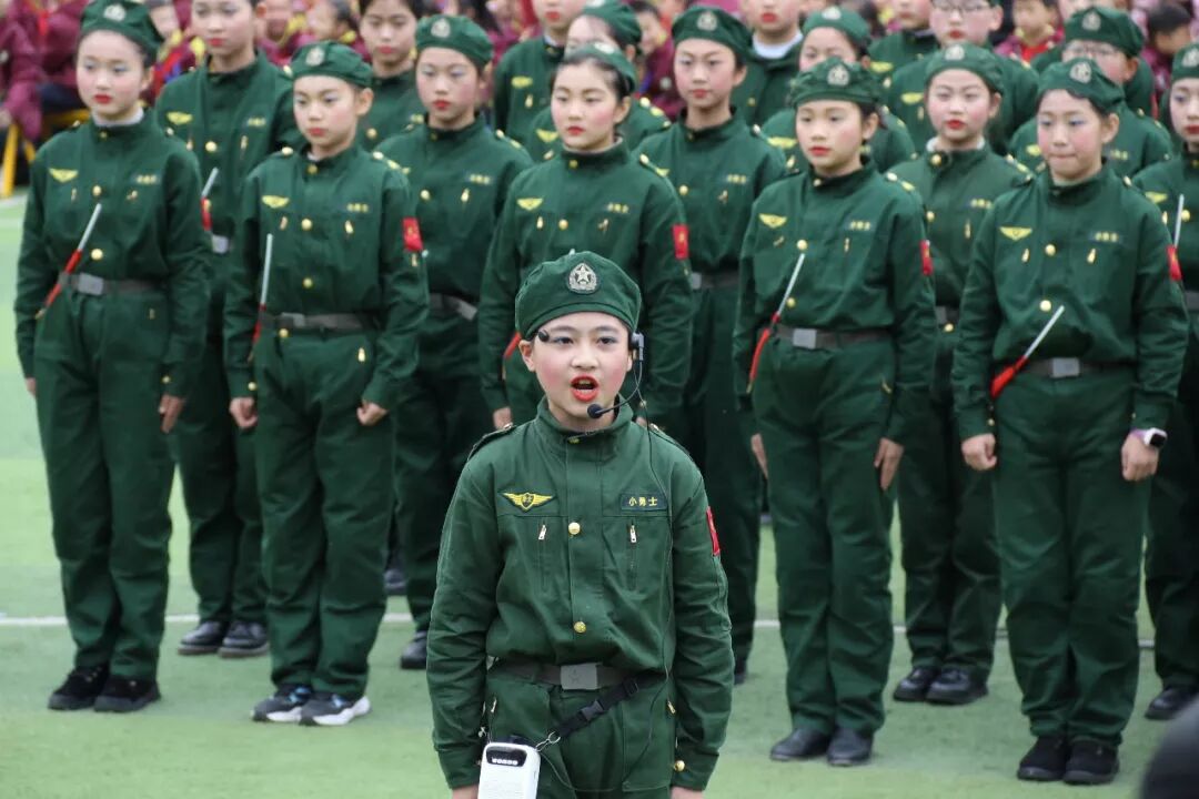 【体育节开幕式】三军兵娃亮风姿,运动赛场展竞技 ——火炬一小第七届体育节开幕式超燃来袭
