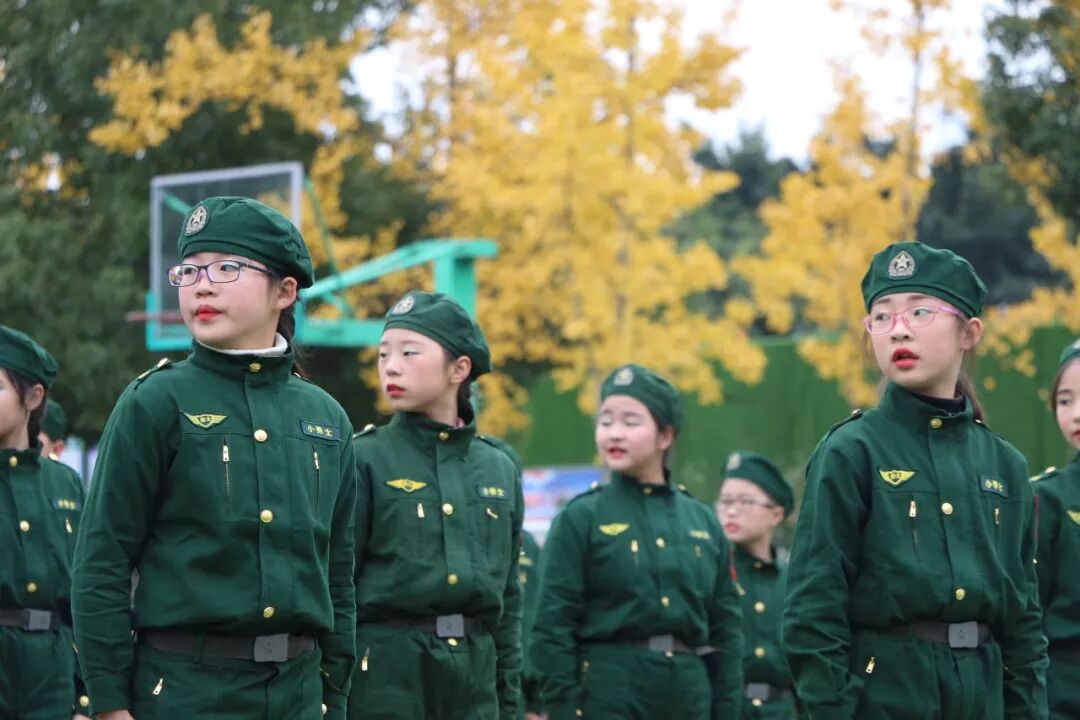 【体育节开幕式】三军兵娃亮风姿,运动赛场展竞技 ——火炬一小第七届体育节开幕式超燃来袭