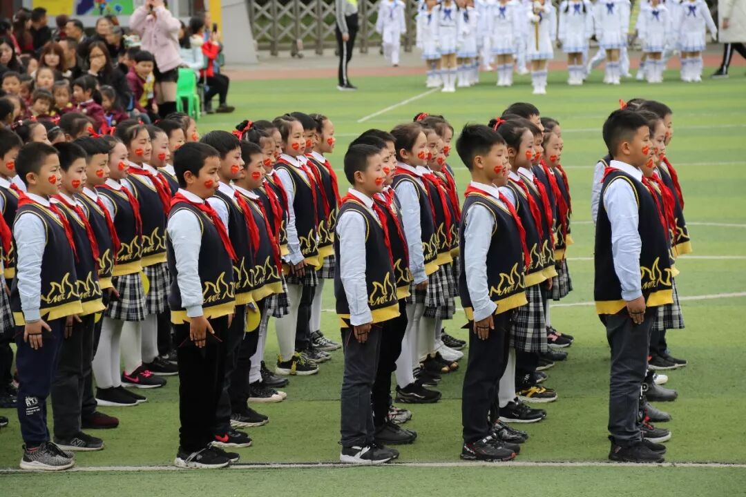 【体育节开幕式】三军兵娃亮风姿,运动赛场展竞技 ——火炬一小第七届体育节开幕式超燃来袭