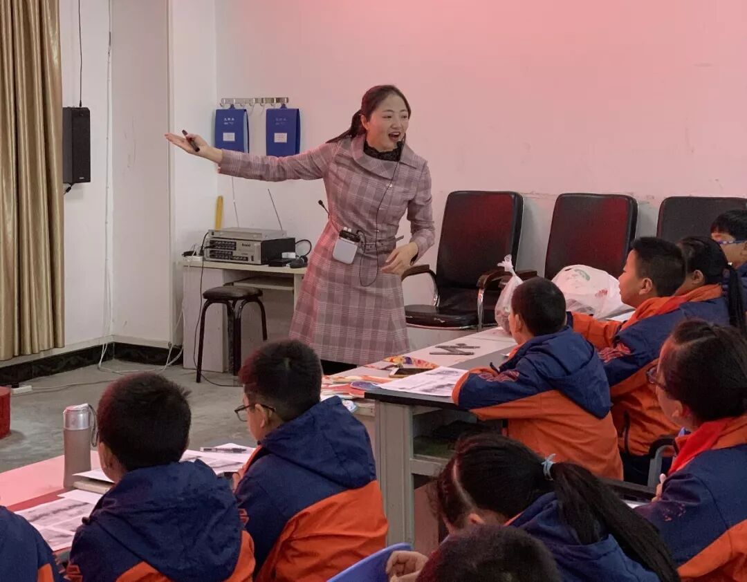 【火一动态】 冬日风轻阳正暖 联合教研促发展 ---火炬一小与平武北山小学开展校级联合教研活动