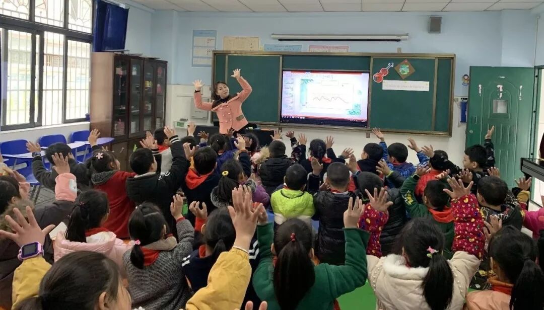 【火一动态】 冬日风轻阳正暖 联合教研促发展 ---火炬一小与平武北山小学开展校级联合教研活动