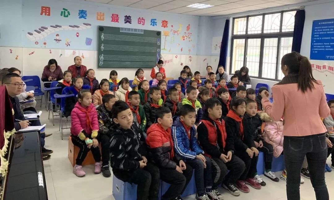【火一动态】 冬日风轻阳正暖 联合教研促发展 ---火炬一小与平武北山小学开展校级联合教研活动