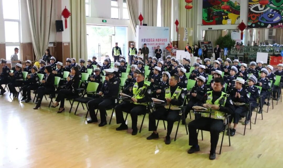 【火一动态】关爱祖国花朵 共建平安校园|2021东风南方儿童交通训练营在火炬一小举行