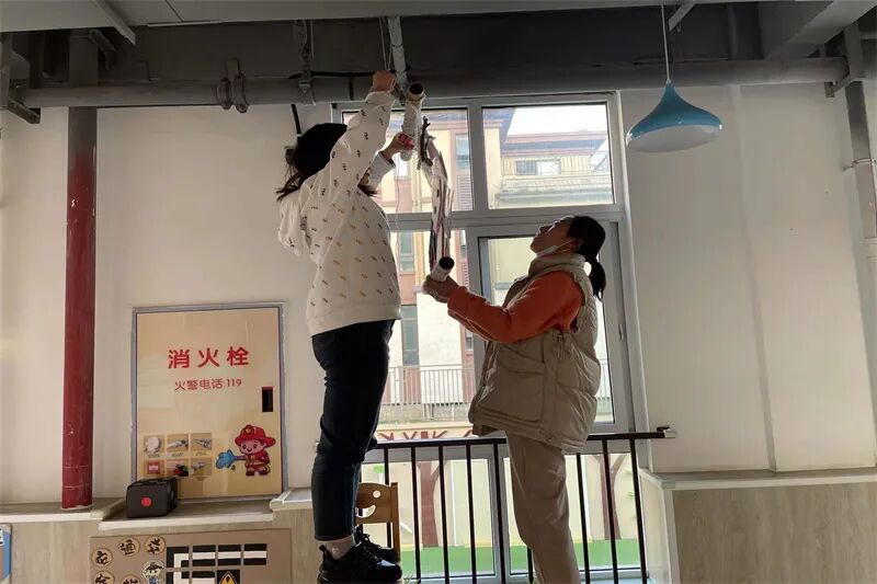 【一幼动态】以无声的环境，孕有生的发展| 火炬一幼环创观摩评比活动