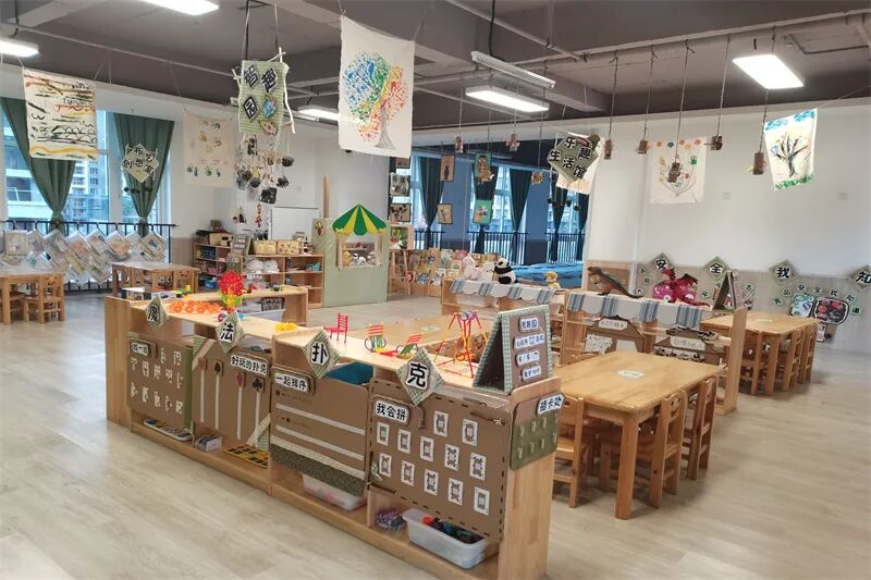 【一幼动态】以无声的环境，孕有生的发展| 火炬一幼环创观摩评比活动