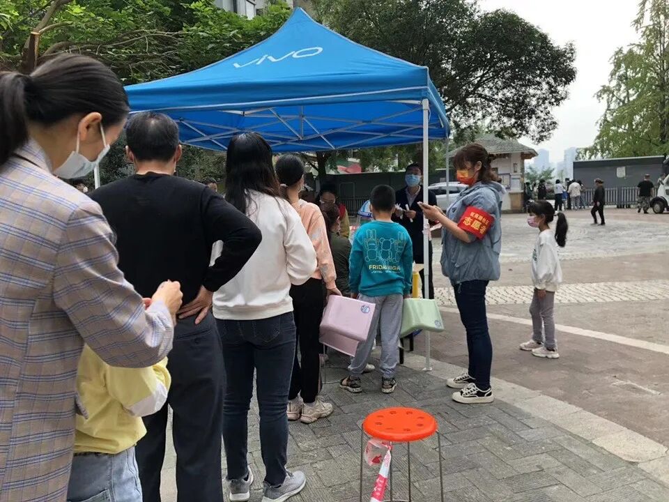 火一动态|微光如炬,火一人向“疫”而行