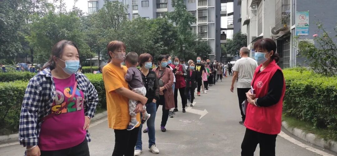 火一动态|微光如炬,火一人向“疫”而行