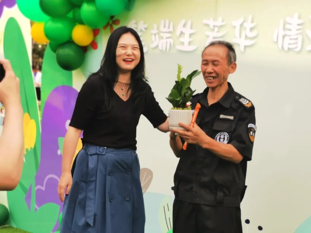 火一动态|笔端生芳华 情满中秋月|| 火炬一小教师节/中秋节“双节”庆祝活动