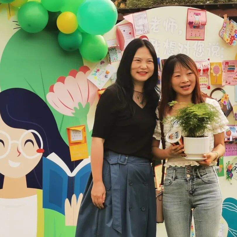 火一动态|笔端生芳华 情满中秋月|| 火炬一小教师节/中秋节“双节”庆祝活动