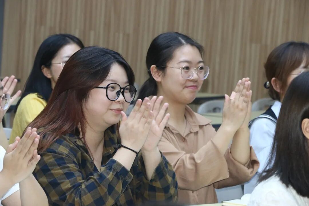 火一动态| 青蓝结对清秋始 琢玉成器幸福长| |“幸福·青蓝”师徒结对仪式