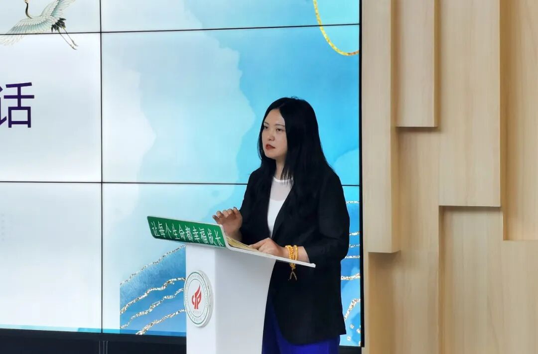 火一动态| 青蓝结对清秋始 琢玉成器幸福长| |“幸福·青蓝”师徒结对仪式