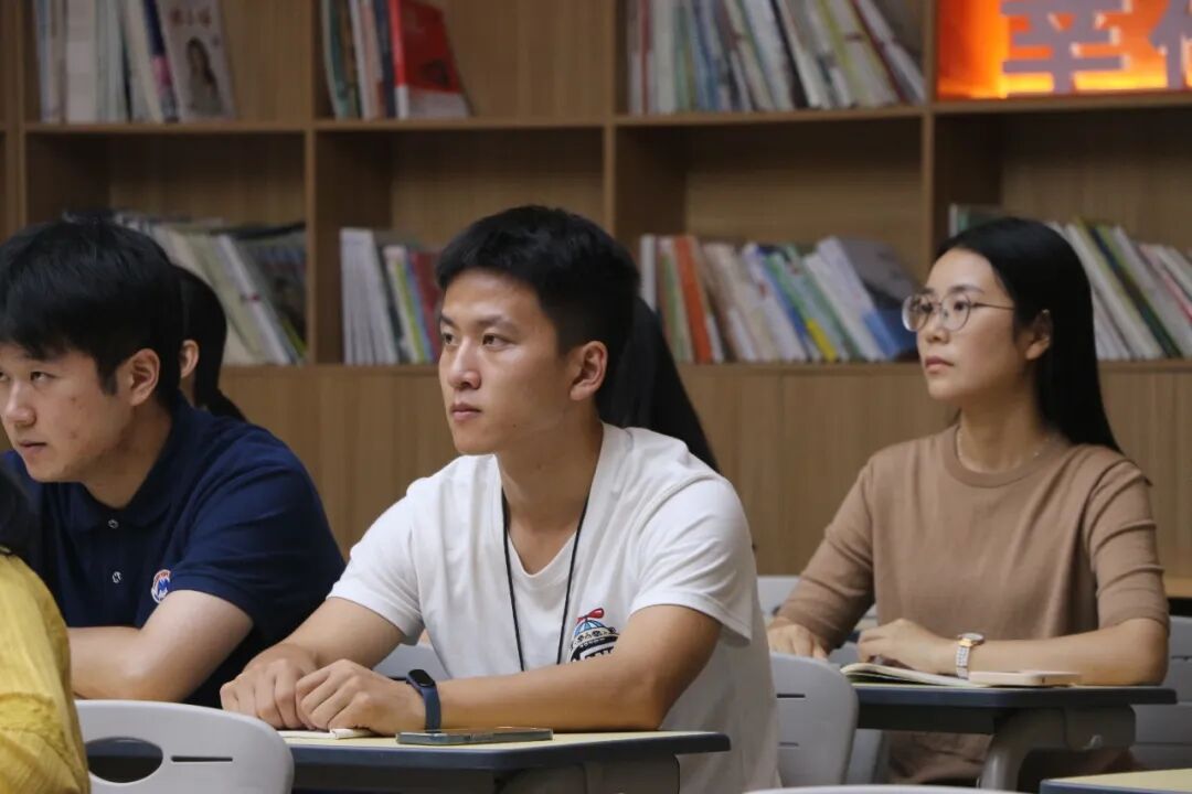 火一动态| 青蓝结对清秋始 琢玉成器幸福长| |“幸福·青蓝”师徒结对仪式