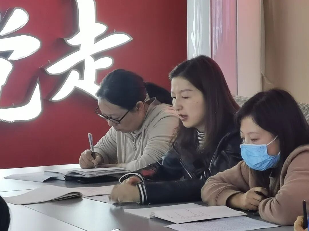 火一动态 | 幸福逐梦 笃定前行 | | 火炬一小名师工作室发展专题会议
