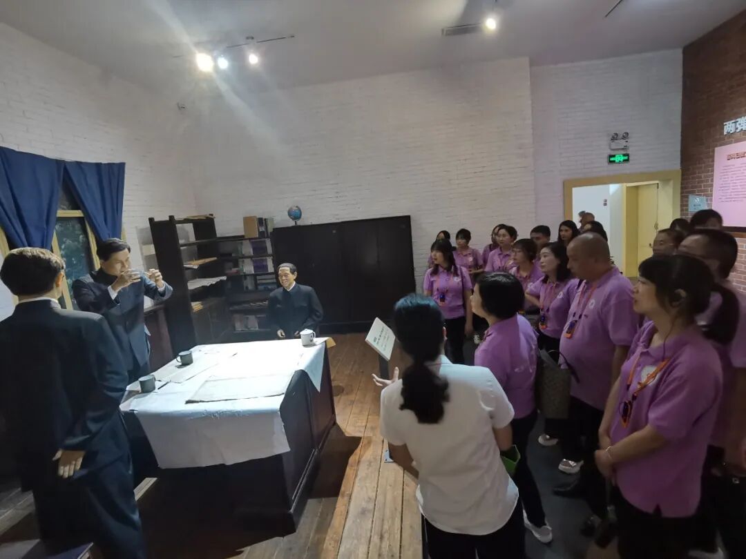火一动态|踏寻红色足迹 赓续革命血脉||火炬一小党支部“七·一”建党节主题党日活动