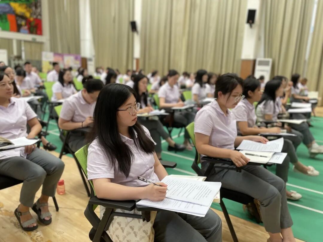聚力变革 提质向前赴未来——火炬一小2023秋开学工作会