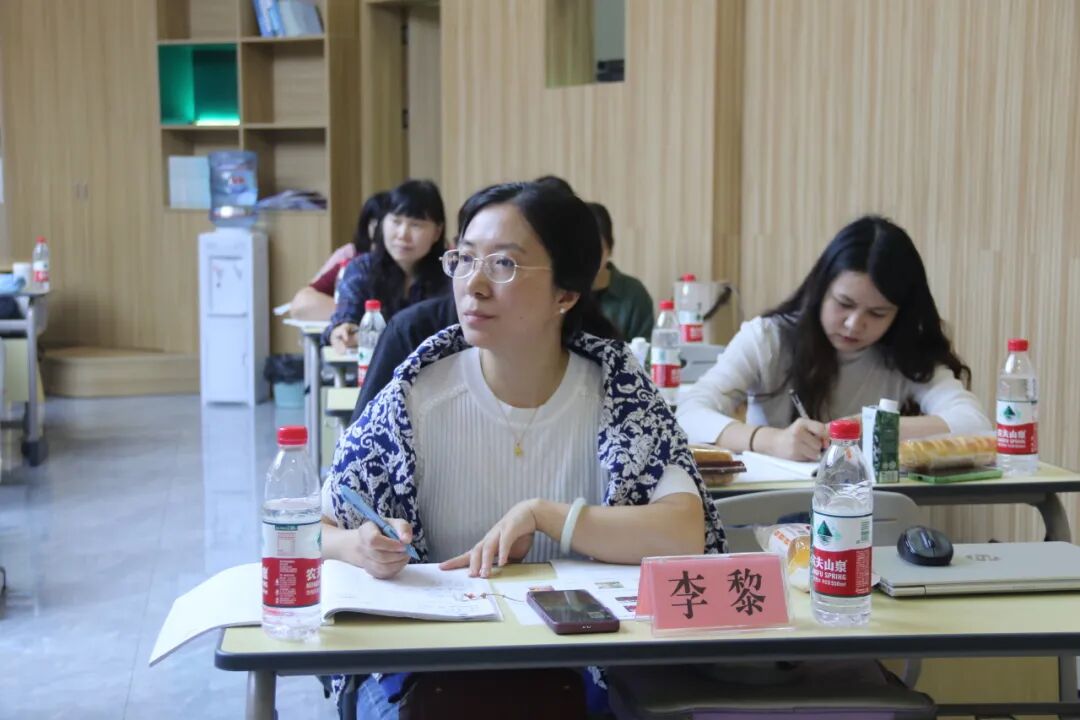 聚焦素养立意 研思绘本教育——火炬一小共同体与四川天府新区麓湖小学英语组联合教研活动