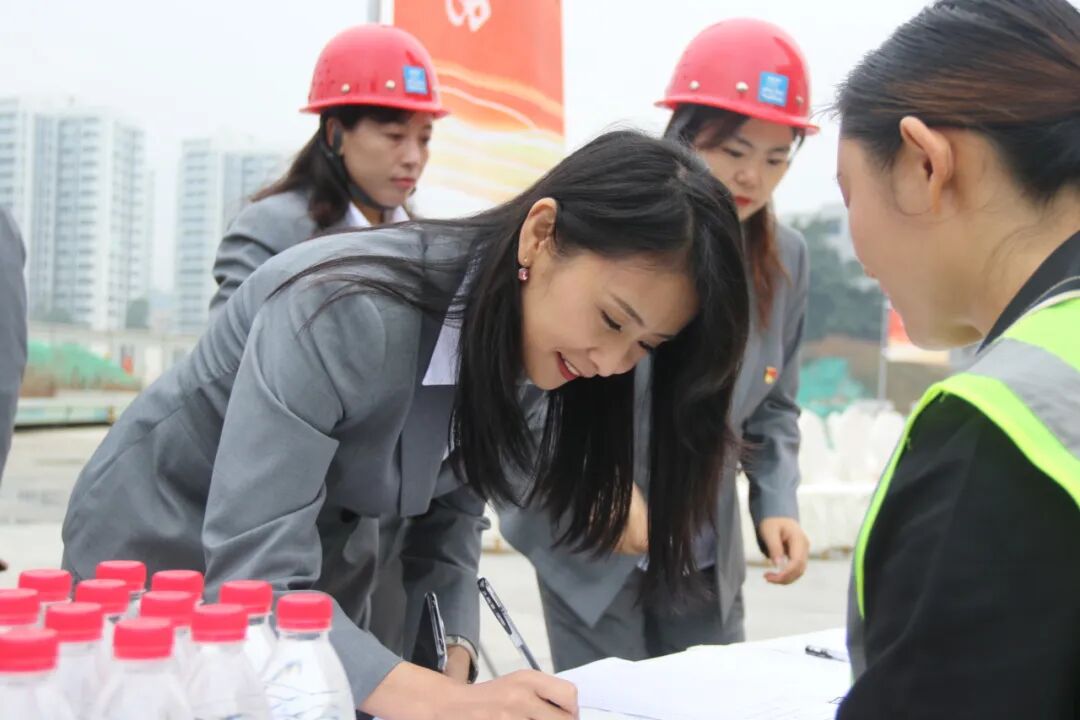 火一·喜讯丨 绵阳高新区火炬第一小学校 A校区建设项目顺利封顶!