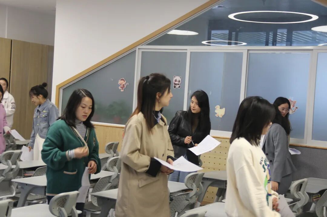 火一·动态丨日常有规,人生有范 ——火炬一小一年级新生文明养成教育展示活动