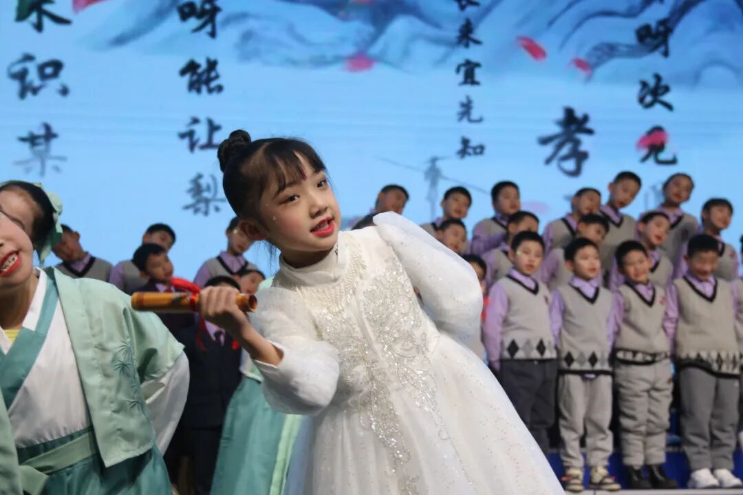 童声诵经典  幸福龘龘年 ——火炬一小2024迎新年系列活动