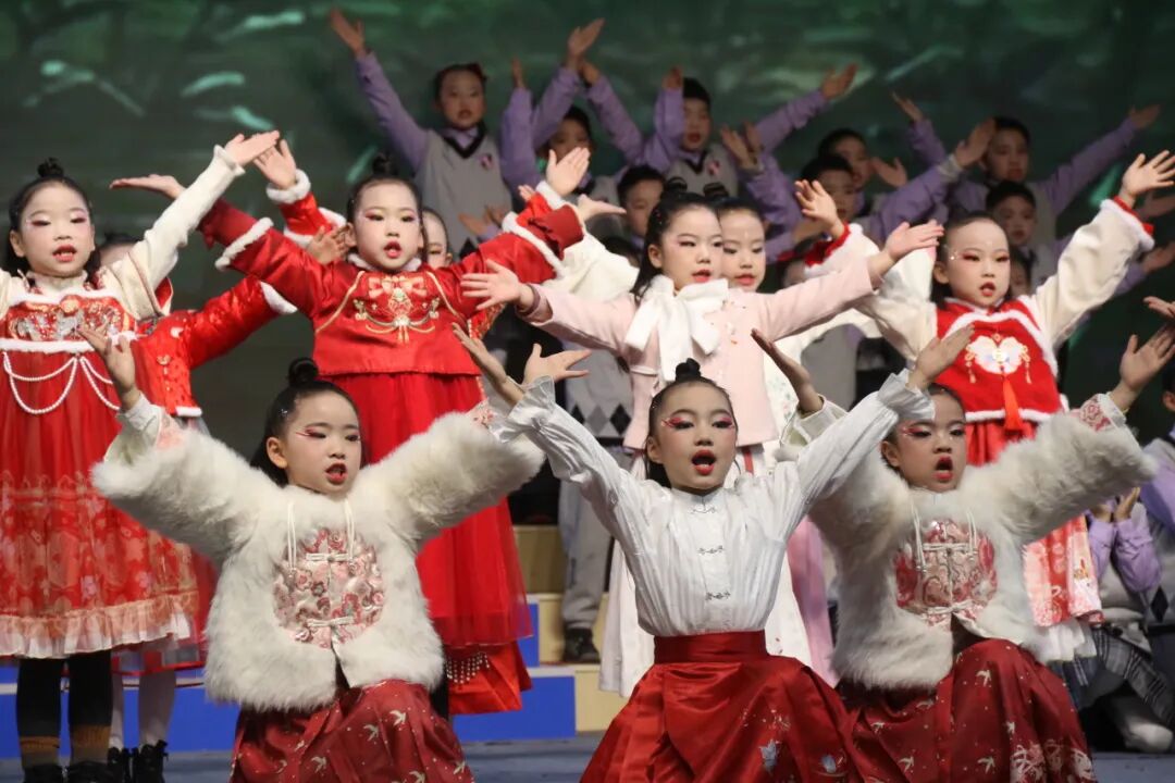 童声诵经典  幸福龘龘年 ——火炬一小2024迎新年系列活动