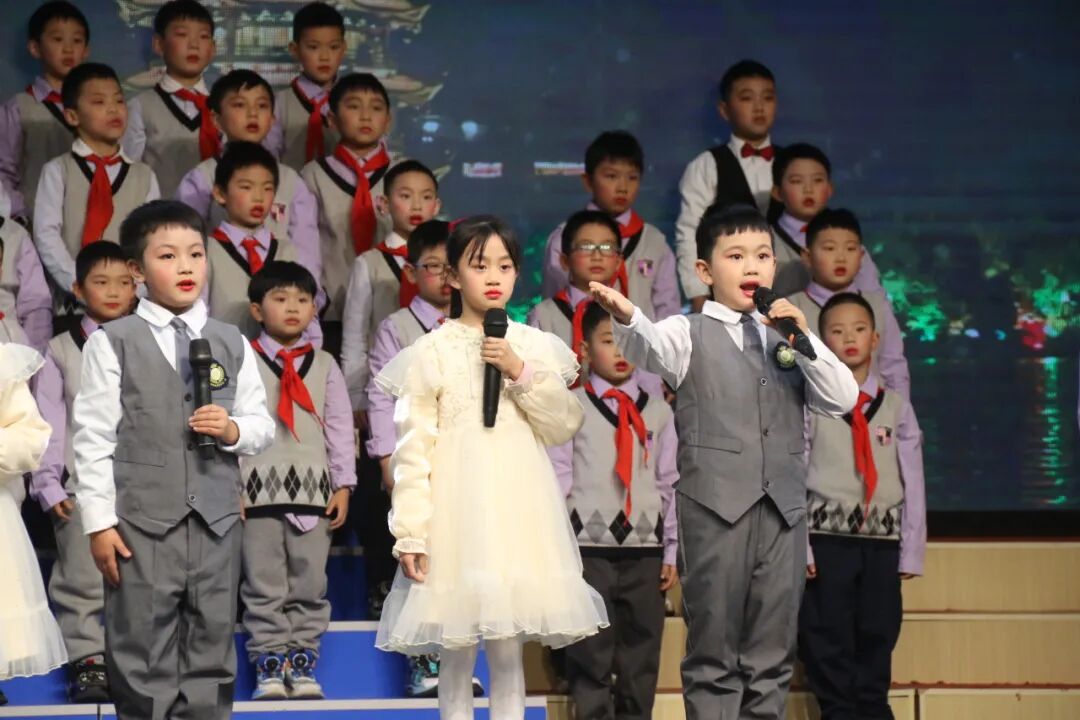 童声诵经典  幸福龘龘年 ——火炬一小2024迎新年系列活动