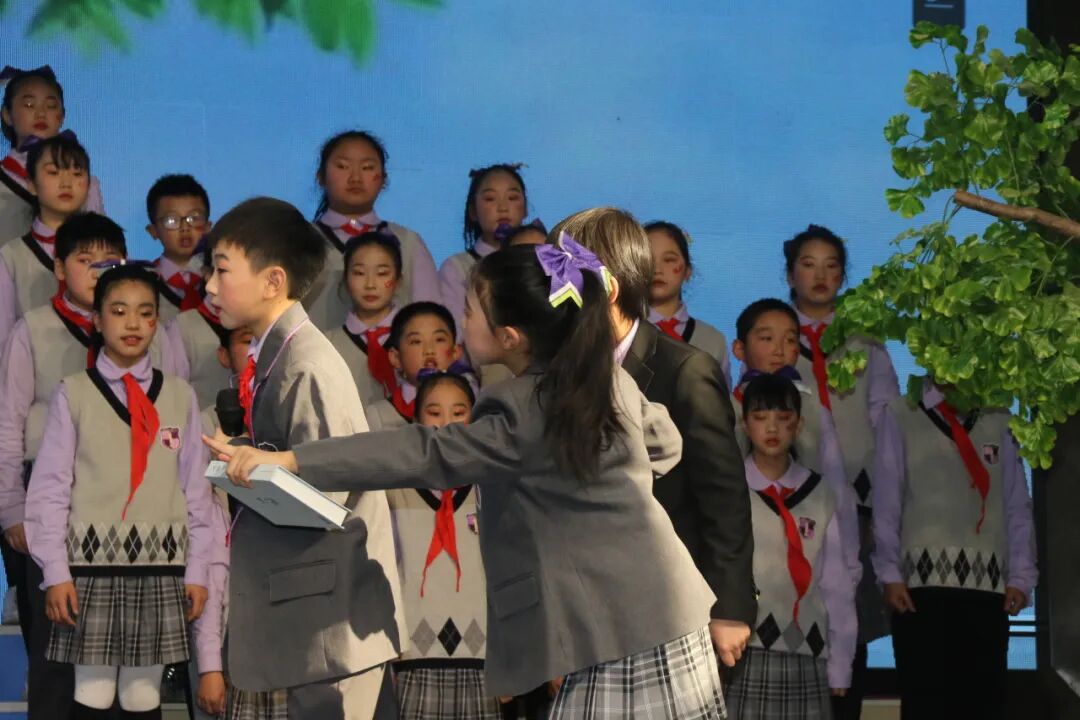 童声诵经典  幸福龘龘年 ——火炬一小2024迎新年系列活动