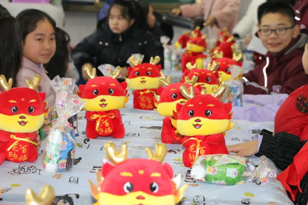 童声诵经典  幸福龘龘年 ——火炬一小2024迎新年系列活动