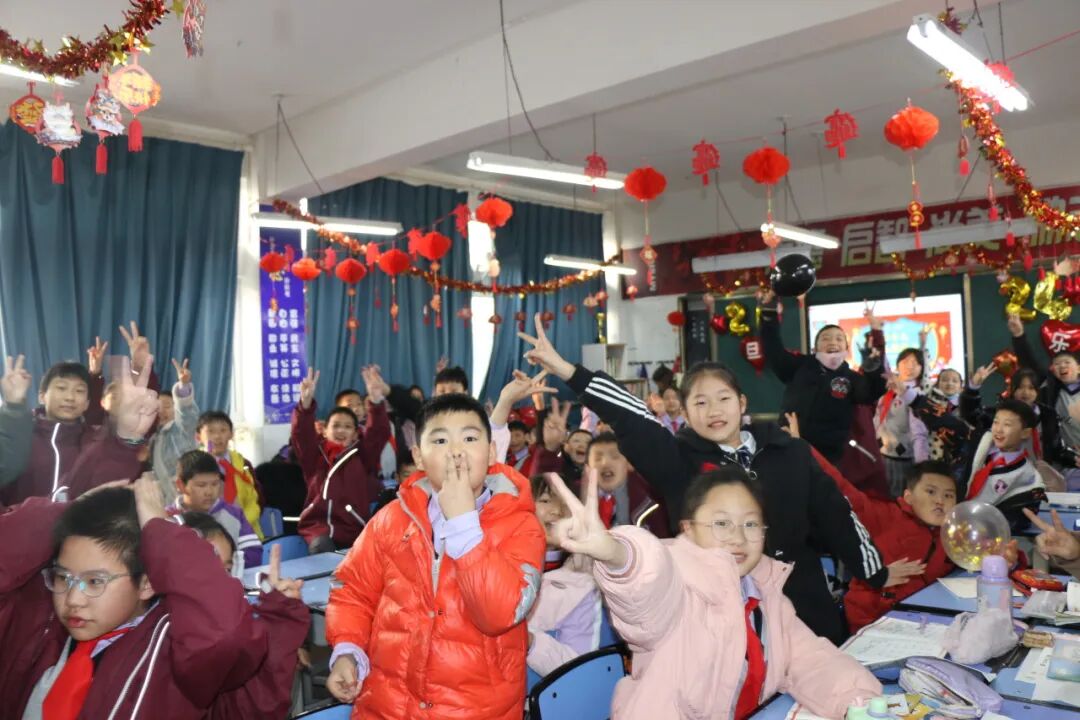 童声诵经典  幸福龘龘年 ——火炬一小2024迎新年系列活动