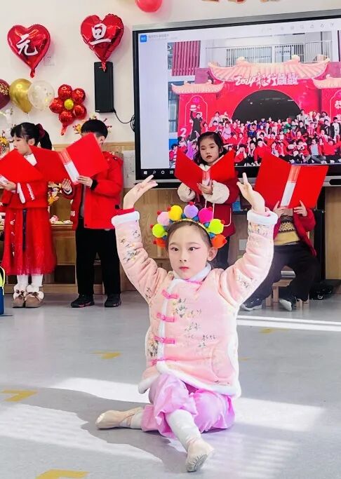 童声诵经典  幸福龘龘年 ——火炬一小2024迎新年系列活动