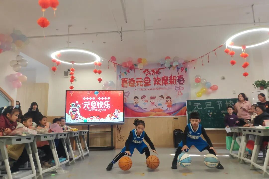 童声诵经典  幸福龘龘年 ——火炬一小2024迎新年系列活动