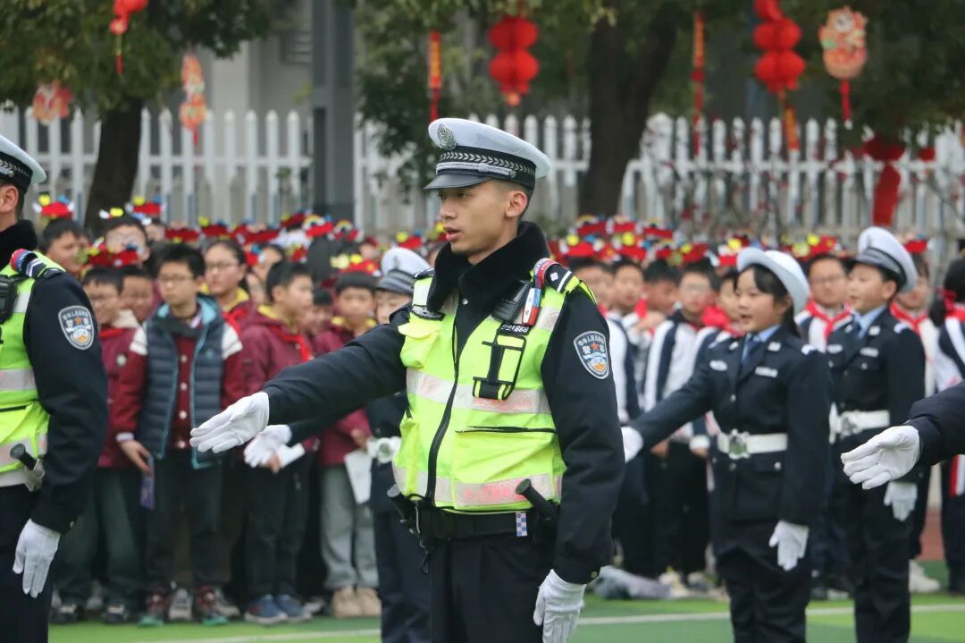 开学季丨神兽归“龙”,初春相见----2024年春火炬一小开学校园风景线