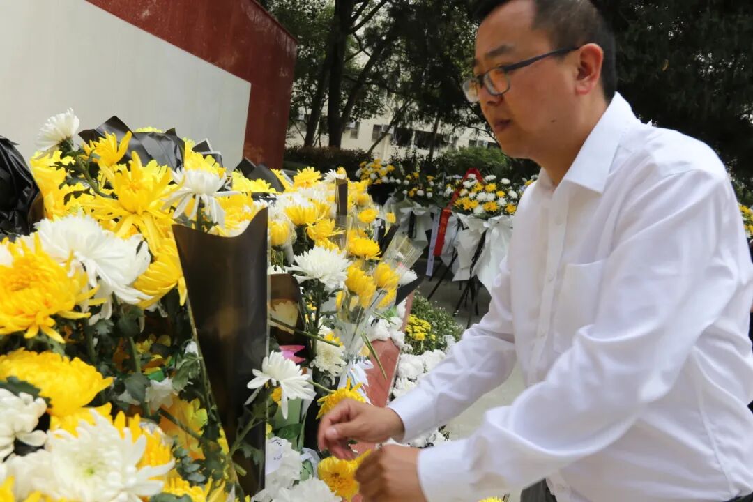 致敬,永远的英雄丨高新区火炬一小清明祭扫活动