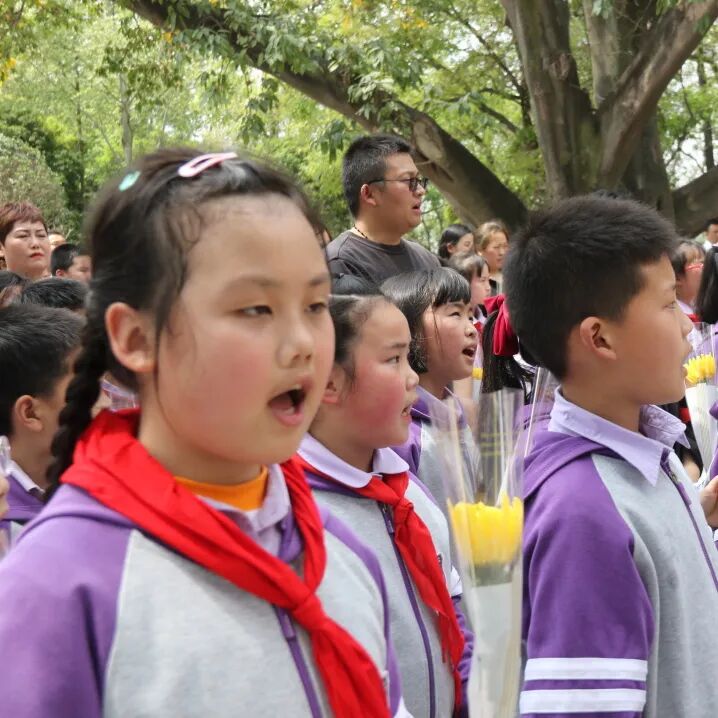 致敬,永远的英雄丨高新区火炬一小清明祭扫活动
