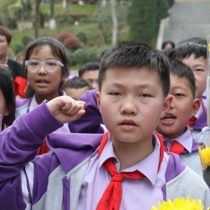 致敬,永远的英雄丨高新区火炬一小清明祭扫活动